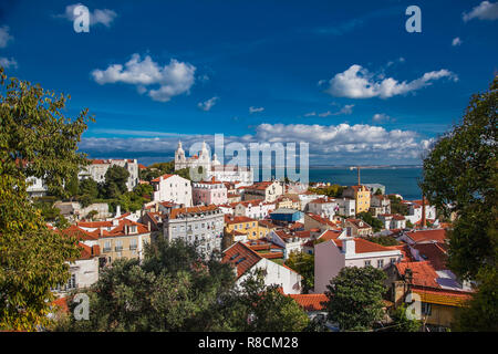 Lissabon, Portugal-Nov 1, 2018: Luftaufnahme der Lissabonner Altstadt mit den wichtigsten Straßen und Plätzen. Portugal. Stockfoto