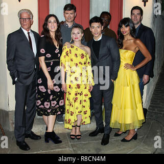 UNIVERSAL CITY, Los Angeles, CA, USA - Mai 04: Ted Danson, D'Arcy Carden, Kristen Bell, William Jackson Harper, Manny Jacinto, Jameela Jamil an der FYC Ereignis für NBC's "Der gute Ort" statt in den Universal Studios Backlot am 4. Mai 2018 in Universal City, Los Angeles, Kalifornien, Vereinigte Staaten. (Foto von Xavier Collin/Image Press Agency) Stockfoto