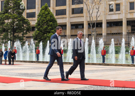 Kolumbiens Präsident Ivan Duque während der Begrüßungszeremonie im Präsidentenpalast an den spanischen Premierminister Pedro Sánchez Pérez-Castejón in Bogot Stockfoto