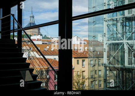 Moderne Erweiterung vom französischen Architekten Jean Nouvel, Museo Nacional Centro de Arte Reina Sofía, Madrid, Spanien Stockfoto