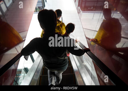 Moderne Erweiterung vom französischen Architekten Jean Nouvel, Museo Nacional Centro de Arte Reina Sofía, Madrid, Spanien Stockfoto