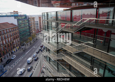 Moderne Erweiterung vom französischen Architekten Jean Nouvel, Museo Nacional Centro de Arte Reina Sofía, Madrid, Spanien Stockfoto