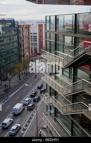 Moderne Erweiterung vom französischen Architekten Jean Nouvel, Museo Nacional Centro de Arte Reina Sofía, Madrid, Spanien Stockfoto