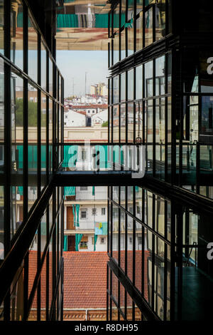 Moderne Erweiterung vom französischen Architekten Jean Nouvel, Museo Nacional Centro de Arte Reina Sofía, Madrid, Spanien Stockfoto