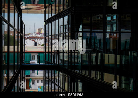 Moderne Erweiterung vom französischen Architekten Jean Nouvel, Museo Nacional Centro de Arte Reina Sofía, Madrid, Spanien Stockfoto