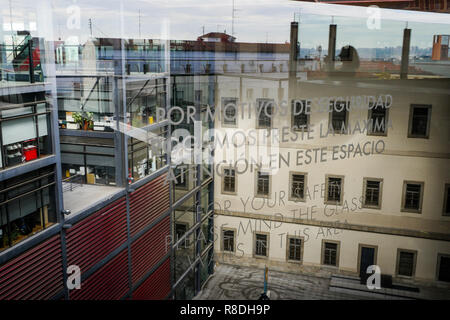 Moderne Erweiterung vom französischen Architekten Jean Nouvel, Museo Nacional Centro de Arte Reina Sofía, Madrid, Spanien Stockfoto