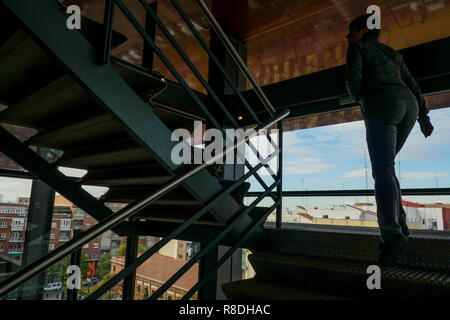 Moderne Erweiterung vom französischen Architekten Jean Nouvel, Museo Nacional Centro de Arte Reina Sofía, Madrid, Spanien Stockfoto