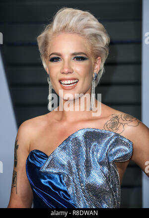 BEVERLY HILLS, Los Angeles, CA, USA - 04. März: Halsey am 2018 Vanity Fair Oscar Party im Wallis Annenberg Center für Darstellende Künste am März 4, 2018 in Beverly Hills, Los Angeles, Kalifornien, Vereinigte Staaten. (Foto von Xavier Collin/Image Press Agency) Stockfoto