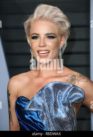 BEVERLY HILLS, Los Angeles, CA, USA - 04. März: Halsey am 2018 Vanity Fair Oscar Party im Wallis Annenberg Center für Darstellende Künste am März 4, 2018 in Beverly Hills, Los Angeles, Kalifornien, Vereinigte Staaten. (Foto von Xavier Collin/Image Press Agency) Stockfoto