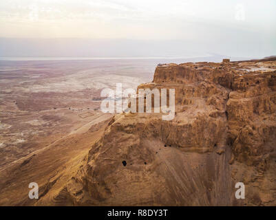 Masada Festung im südlichen Bezirk von Israel Tote Meer südlichen Bezirk von Israel. Alte jüdische Festung des Römischen Reiches auf einem Ro Stockfoto