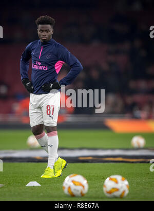 Bukayo Saka von Arsenal pre Match während der UEFA Europa League Spiel zwischen Arsenal und Qarabag FK im Emirates Stadium, London, England am 13. Dez Stockfoto