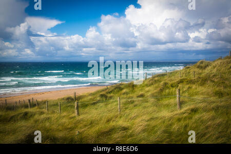 Spaziergang am Strand von Fanore, Burren, Co. Clare, Irland Stockfoto