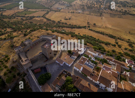 Monsaraz Portugal Luftaufnahme der ummauerten mittelalterlichen Dorf Stockfoto