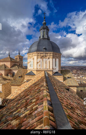 Iglesia de San Ildefonso, einem Barocken Stil im Zentrum der historischen Stadt Toledo, Kastilien-La Mancha, Spanien. eine Jesuitenkirche weihen. Stockfoto