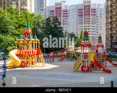 Voronezh, Russland - 23. Juni 2018: Spielplatz in der Form der Moskauer Kreml, die Wohnanlage 'Olympic', der Stadt Voronezh Stockfoto