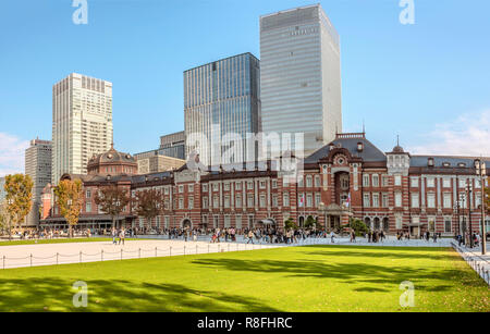 Vorderansicht der Haupteinfahrt von Marunouchi zum Bahnhof Tokio, Japan Stockfoto