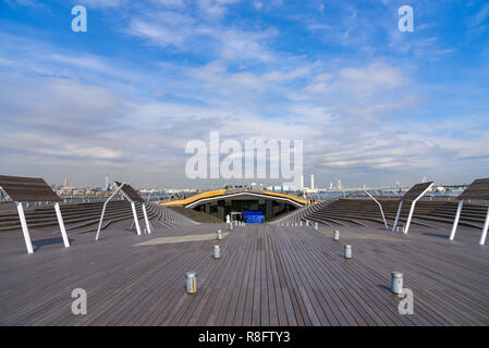 Von der Osanbashi Yokohama internationalen Passagierterminals am Minato Mirai 21 Bereich der Yokohama City in Kanagawa, Japan. Stockfoto