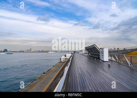 Von der Osanbashi Yokohama internationalen Passagierterminals am Minato Mirai 21 Bereich der Yokohama City in Kanagawa, Japan. Stockfoto