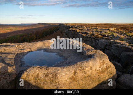 Herbst morgen auf stanage Edge im Peak District National Park, England. Stockfoto