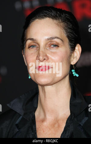 LOS ANGELES, Ca, USA - 09 Dezember: Carrie-Anne Moss bei der Weltpremiere von Disney Bilder und Lucasfilm's Star Wars: Der letzte Jedi' im Shrine Auditorium statt am 9. Dezember 2017 in Los Angeles, Kalifornien, USA. (Foto von Xavier Collin/Image Press Agency) Stockfoto