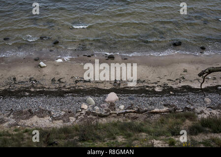 Kies Strand an der Ostküste der Halbinsel Zudar, die den südlichsten Punkt der Insel Rügen. Stockfoto