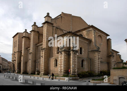 Innenraum von St. Benoit's Kathedrale in Castres ist der Gemeinde, und arrondissement Kapital in den Tarn Abteilung und Occitanie Region im südlichen Franken Stockfoto