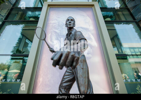 Eine Statue von Fred Perry gefunden bei Wimbledon Championships Stockfoto