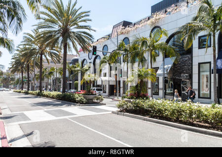 Luxuriöse Einkaufsmöglichkeiten im Rodeo Drive Beverly Hills, Kalifornien Stockfoto