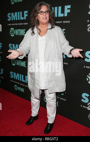 HOLLYWOOD, Los Angeles, CA, USA - Oktober 09: Rosie O'Donnell kommt an der Los Angeles Premiere des's Showtime MILF' im Harmony Gold Theater am 9. Oktober 2017 in Hollywood, Los Angeles, Kalifornien, USA. (Foto von KJ-PPB/Image Press Agency) Stockfoto