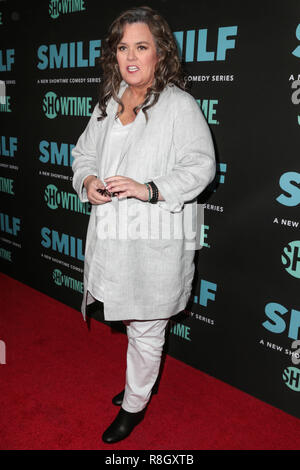 HOLLYWOOD, Los Angeles, CA, USA - Oktober 09: Rosie O'Donnell kommt an der Los Angeles Premiere des's Showtime MILF' im Harmony Gold Theater am 9. Oktober 2017 in Hollywood, Los Angeles, Kalifornien, USA. (Foto von KJ-PPB/Image Press Agency) Stockfoto