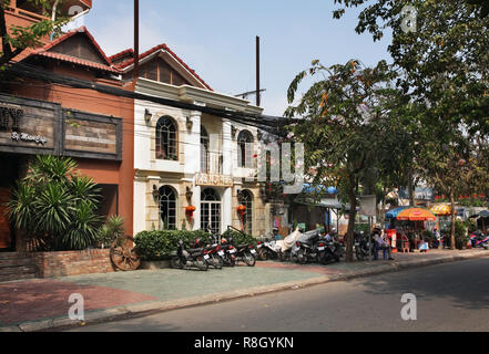 Typische Straße in Phnom Penh. Kambodscha Stockfoto