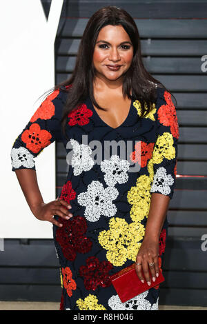 BEVERLY HILLS, Los Angeles, CA, USA - 26. Februar: Mindy Kaling kommt an der 2017 Vanity Fair Oscar Party im Wallis Annenberg Center für Darstellende Künste hielt am 26. Februar 2017 in Beverly Hills, Los Angeles, Kalifornien, Vereinigte Staaten. (Foto von Xavier Collin/Image Press Agency) Stockfoto