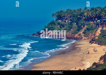 Cochin, Kerala/Indien - November 30, 2017: Blick von Varkala Beach von Cliff. Varkala Beach - einer der schönsten Strände Indiens. Stockfoto