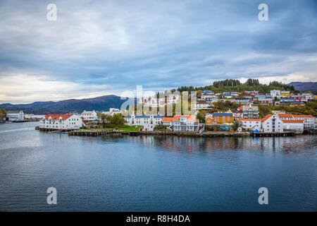 Einfahrt nach Kristiansund, Nordwegen Stockfoto