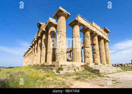 Tempel der Hera (Tempel E) wurde etwa 470 bis 450 v. Chr. erbaut. Es ist das bekannteste Gebäude von Selinunte Archäologischen Park, Castelvetrano, Trapani, Italien Stockfoto