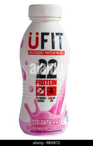 Flasche uFIT lecker Protein verpackt Erdbeeraroma proteinreiche Milchshake mit Vitaminen, Mineralien und Süßstoff auf weißem Hintergrund Stockfoto