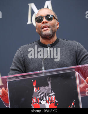 HOLLYWOOD, Los Angeles, CA, USA - 01. NOVEMBER: Lee Daniels an der Mariah Carey Hand- und Fußabdruck Zeremonie an der TCL Chinese Theater IMAX am 1. November 2017 in Hollywood, Los Angeles, Kalifornien, Vereinigte Staaten. (Foto von Xavier Collin/Image Press Agency) Stockfoto