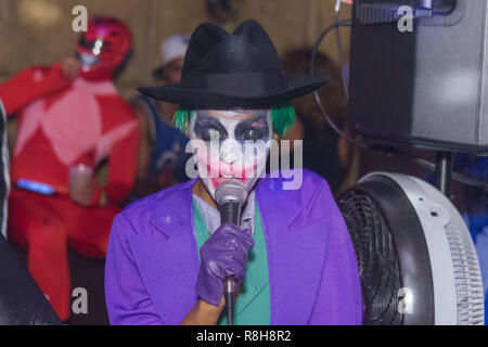 HOLLYWOOD, Los Angeles, CA, USA - 31. Oktober: Sänger Janelle Monae durchführen am 90's Halloween Party in Joseph's Cafe am 31. Oktober 2017 in Hollywood, Los Angeles, Kalifornien, USA. (Foto von Rudy Torres/Image Press Agency) Stockfoto