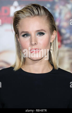 WESTWOOD, Los Angeles, CA, USA - 30. Oktober: Schauspielerin Kristen Bell das Tragen eines Michael Kors Collection Kleid mit Jennifer Meyer Juwelen kommt an der Los Angeles Premiere des STX Unterhaltung' eine schlechte Mütter Weihnachten' im Regency Dorf Theater am 30. Oktober 2017 in Westwood, Los Angeles, Kalifornien, USA. (Foto von Xavier Collin/Image Press Agency) Stockfoto