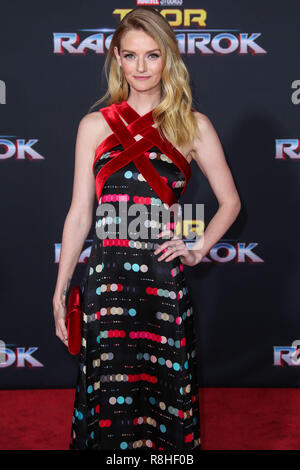 HOLLYWOOD, Los Angeles, CA, USA - 10. Oktober: Lydia Hearst bei der Weltpremiere von Disney und Marvel 'Thor: Ragnarök' am El Capitan Theatre am 10. Oktober 2017 in Hollywood, Los Angeles, Kalifornien, USA. (Foto von Xavier Collin/Image Press Agency) Stockfoto