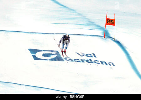 Gröden, Groeden, Italien. 15 Dez, 2018. FIS Ski Alpin, Mens Bergab; Felix Monsen SWE auf der abschließenden Sprung Credit: Aktion plus Sport/Alamy leben Nachrichten Stockfoto