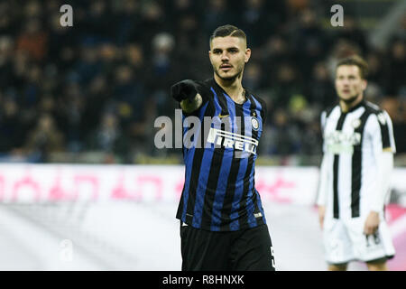 Mailand, Italien. 15. Dez 2018. Vorwärts Mauro Icardi (Inter-) Gesten während der Serie ein Fußballspiel, Udinese Calcio Inter Mailand im Stadion San Siro Meazza in Mailand, Italien vs am 15. Dezember 2018 Quelle: Piero Cruciatti/Alamy leben Nachrichten Stockfoto