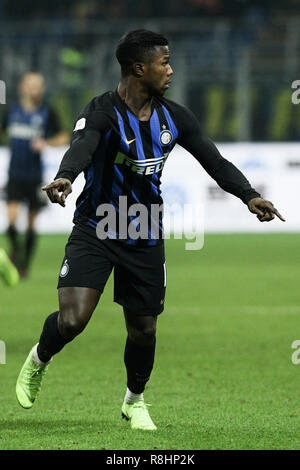 Mailand, Italien. 15. Dez 2018. Vorwärts Keita Klingenwechsel (Inter-) Gesten während der Serie ein Fußballspiel, Udinese Calcio Inter Mailand im Stadion San Siro Meazza in Mailand, Italien vs am 15. Dezember 2018 Quelle: Piero Cruciatti/Alamy leben Nachrichten Stockfoto