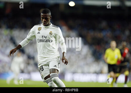 Madrid, Madrid, Spanien. 15 Dez, 2018. Vinicius Jr (Real Madrid), die in Aktion während der Liga Fußballspiel zwischen Real Madrid und Rayo Vallecano im Estadio Santiago Bernabéu in Madrid gesehen. Credit: Manu Reino/SOPA Images/ZUMA Draht/Alamy leben Nachrichten Stockfoto