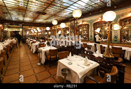 Montparnasse 1900 Historisches Restaurant im Viertel Montparnasse entfernt. Es ist berühmt für seine Art Deco Look und Belle Epoque Ambiente. Stockfoto