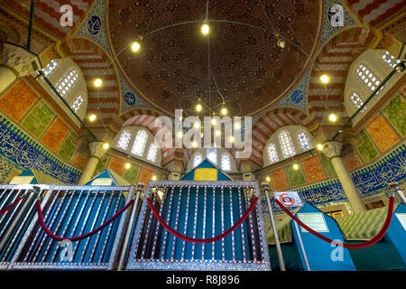 Türkei. Istanbul. Mausoleum des Sultans Suleiman I. von Architekt Mimar Sinan, 16. Jahrhundert. Komplex der Süleymaniye-Moschee Stockfoto