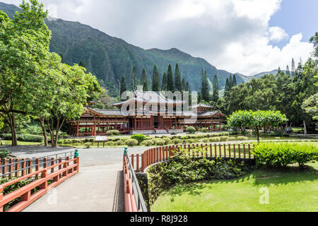 Byodo-In Tempel, Kaneohe, Oahu, Hawaii. Friedlichen buddhistischen Tempel, beliebte touristische Sehenswürdigkeiten Stockfoto