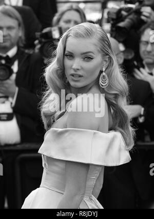 Elsa Hosk besucht die Betrog screening während der 70. jährlichen Filmfestspiele von Cannes im Palais des Festivals am 24. Mai 2017 in Cannes, Frankreich. (Bild digital geändert werden Schwarzweiß) Stockfoto