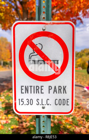 No smoking sign in Salt Lake City Park Stockfoto