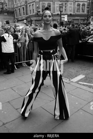 Alesha Dixon kommt für die Großbritannien Got Talent Hörproben im London Palladium am 28 Jan 2017 (Bild digital geändert werden Schwarzweiß) Stockfoto